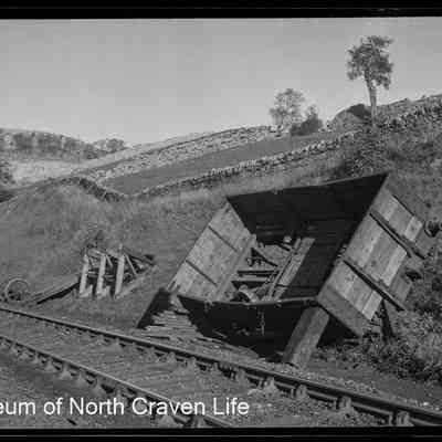 negative, sheet film - Stainforth Sidings, Settle (Wagon Crash) Oct 1949 8 of 9