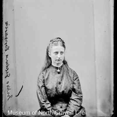 negative, glass plate - Portrait : Miss Sally Geldard, Cappelside