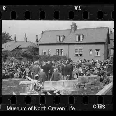negative, roll film - Group portrait (strip of two)