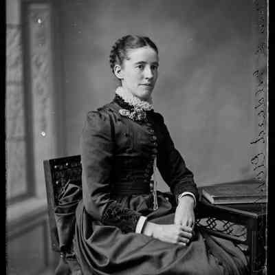 negative, glass plate - Portrait : Miss Geldard (Cappleside, Rathmell). 1880