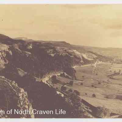 photograph, b&w - Giggleswick Scars and Buckhaw Brow