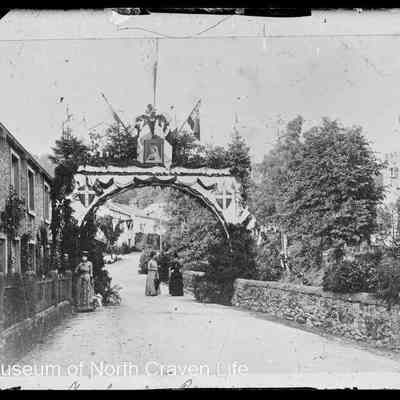 negative, glass plate - Jubilee Arch, Clapham