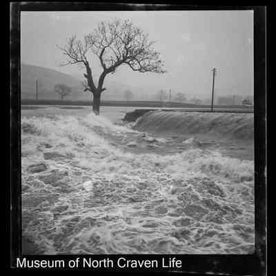 negative, sheet film - Ribble in Flood