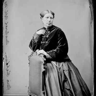 negative, glass plate - Portrait : Miss Clapham, Austwick, 1868 (2 of 2)