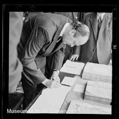 negative, sheet film - Settle : Grant of Arms July 1965 (8 of 32)