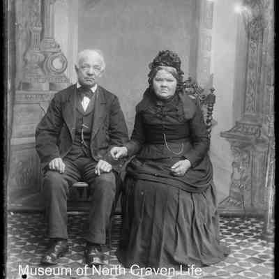 negative, glass plate - Portrait of a man and a woman, seated