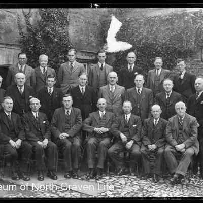 negative, sheet film - Group portrait : Aysgarth RDC