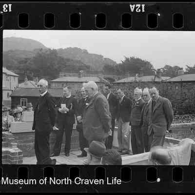 negative, roll film - Group portrait (strip of two)