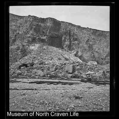negative, sheet film - Horton-in-Ribblesdale (Old Cine Camera)