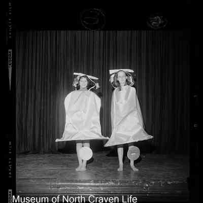 negative, sheet film - Stage drama : Two young women in costume