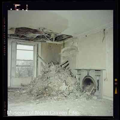 negative, sheet film - Mearbeck, Long Preston : Interior