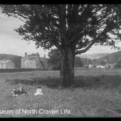 negative, glass plate - Three children under a tree