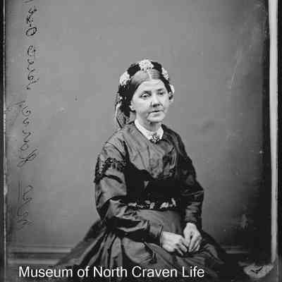 negative, glass plate - Portrait : Mrs Harvey, Settle, 1868