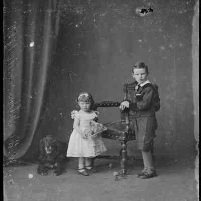 negative, glass plate - Mrs Watts' Children, 1880