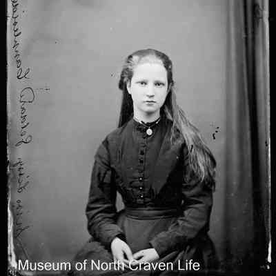 negative, glass plate - Portrait : Miss Lizzy Geldard, Cappelside