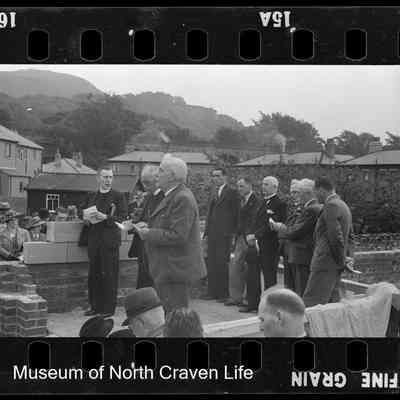 negative, roll film - Group portrait (strip of two)