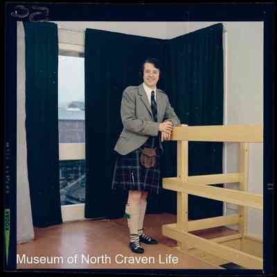 negative, sheet film - Portrait : Man wearing a kilt