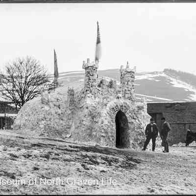 negative, glass plate - Snow Castle, The Green (Settle)