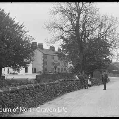 negative, glass plate - New Inn and Bridge, Clapham