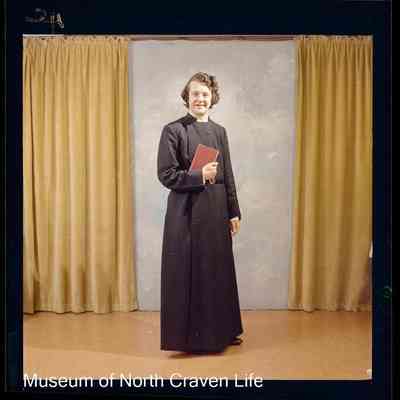 negative, sheet film - Portrait : Cleric in robes