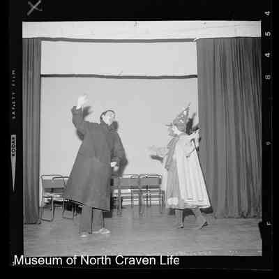 negative, sheet film - Stage drama : Two young performers