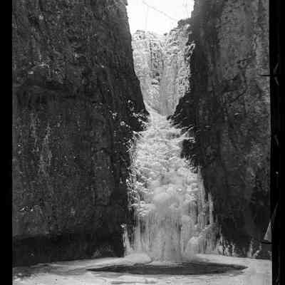negative, glass plate - Thornton Force in ice and snow 1 of 4