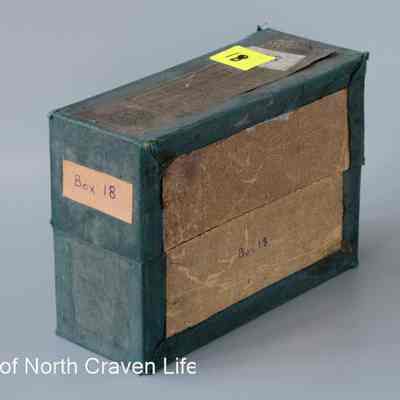 box, wooden -