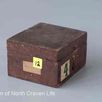 box, wooden -