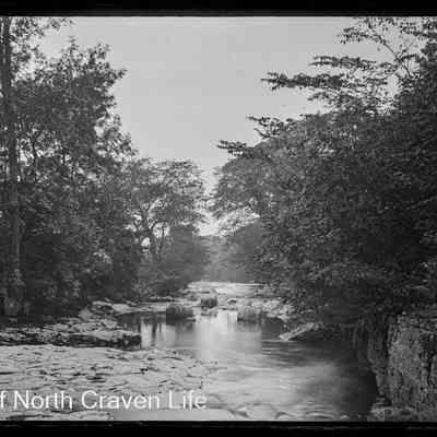 negative, glass plate - River Ribble, Settle
