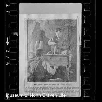 negative, roll film - Portrait : Potters in workshop