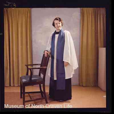 negative, sheet film - Portrait : Cleric in robes