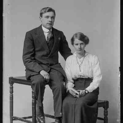 negative, glass plate - Portrait : Man and woman, seated