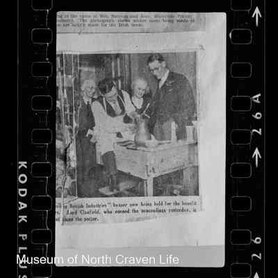 negative, roll film - Portrait : Potter in workshop