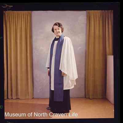 negative, sheet film - Portrait : Cleric in robes