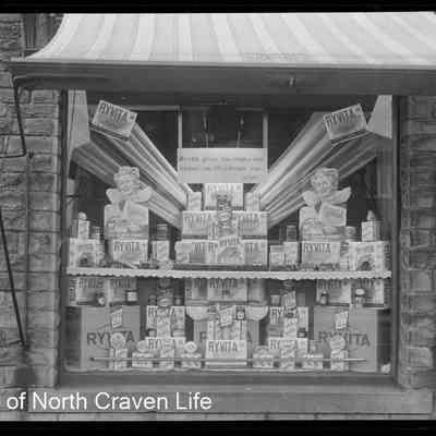 negative, sheet film - Shop Window (Ryvita)