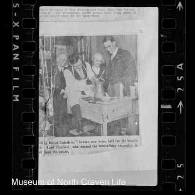 negative, roll film - Portrait : Potter in workshop
