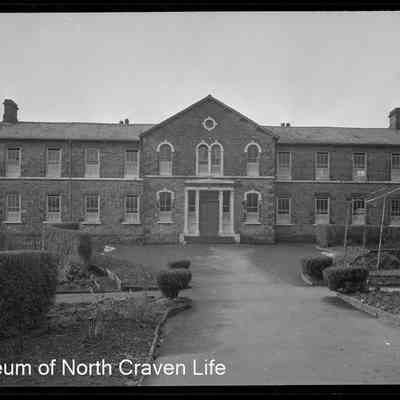 negative, sheet film - Large building (school ?)