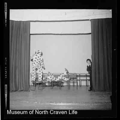 negative, sheet film - Stage drama : Prisoners and Guard