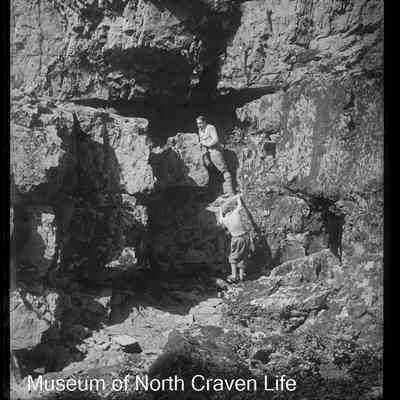 negative, glass plate - Climbers (Hull Pot)