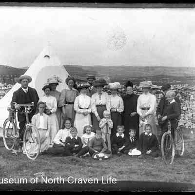 negative, glass plate - Portrait : Group of people Camp 2 of 2