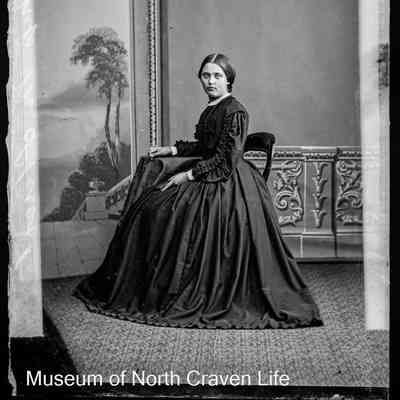 negative, glass plate - Portrait : Miss M. Stuart, 1875