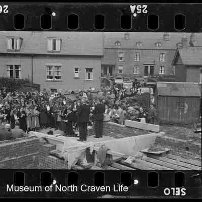 negative, roll film - Group portrait (strip of two)