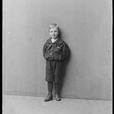 negative, glass plate - Portrait (Little Boy)
