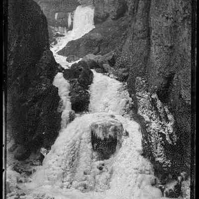 negative, glass plate - Gordale Scar in ice and snow