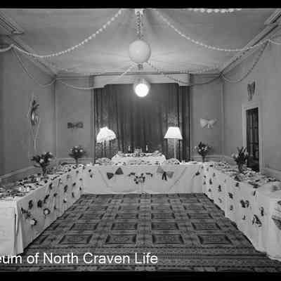 negative, sheet film - Ashfield Hotel, Settle (Interior) 2 of 8