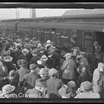 negative, sheet film - Kitchener's Army 1914 Settle leaving Station 6 of 15