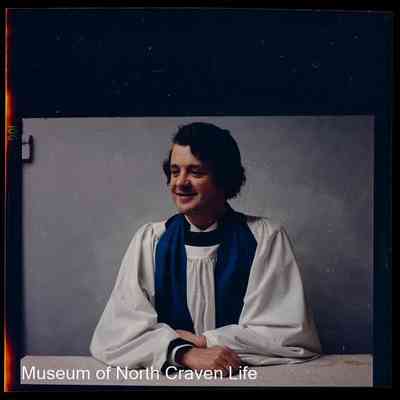 negative, sheet film - Portrait : Cleric in robes