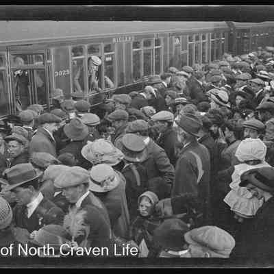 negative, sheet film - Kitchener's Army 1914 Settle leaving Station 5 of 15