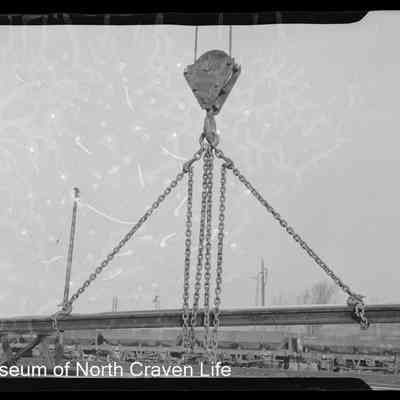 negative, sheet film - Hellifield British Rail (Station) : Rail on chains