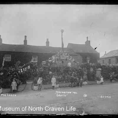 negative, glass plate - The Green, Settle Coronation 1911